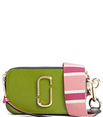 Marc Jacobs Olive Snapshot Small Crossbody Bag for women, featuring a rich olive green color and a compact design. The bag includes an adjustable strap and the signature logo, making it a stylish and practical accessory for everyday use."



